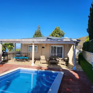 https://villa-karla.adeje-hotels.com