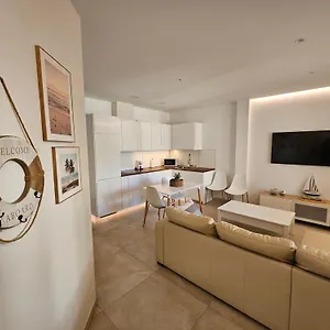 https://apartamento-puerto-marina-beach.1costadelsol.com